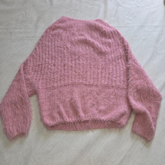 BluIvy Young Contemporary pink soft furry sweater with 3/4 sleeves Woman's sz. M - Picture 7 of 7